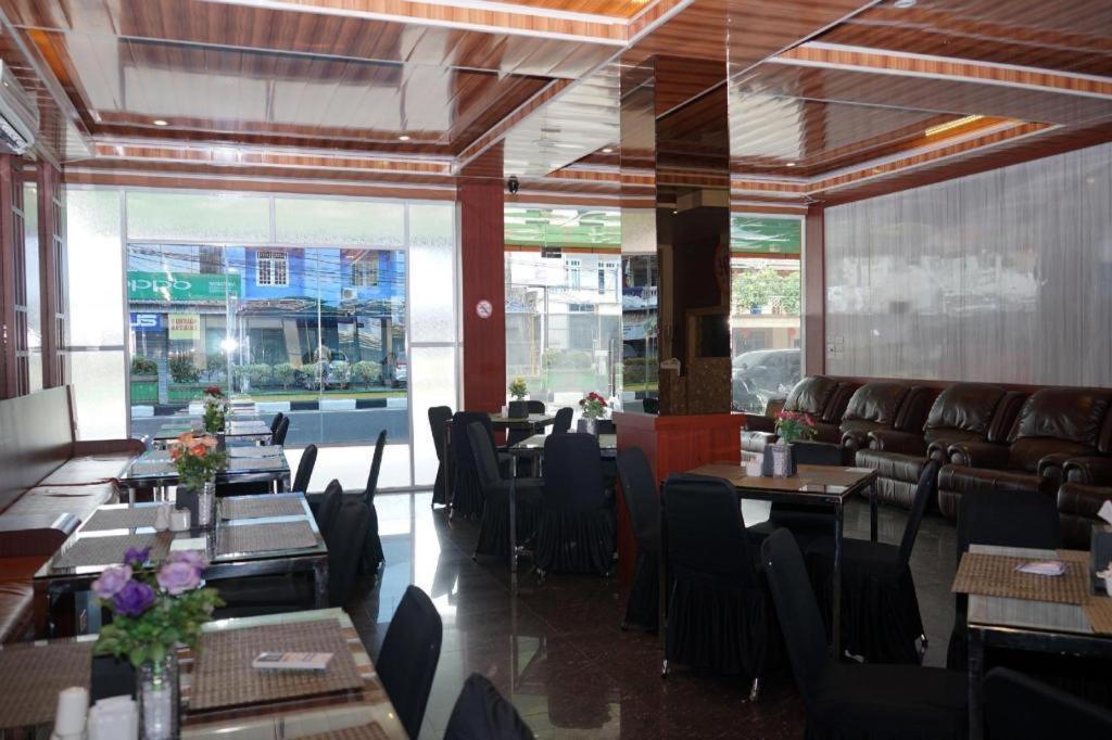 Ren'Z Hotel Bangka Island  Εξωτερικό φωτογραφία